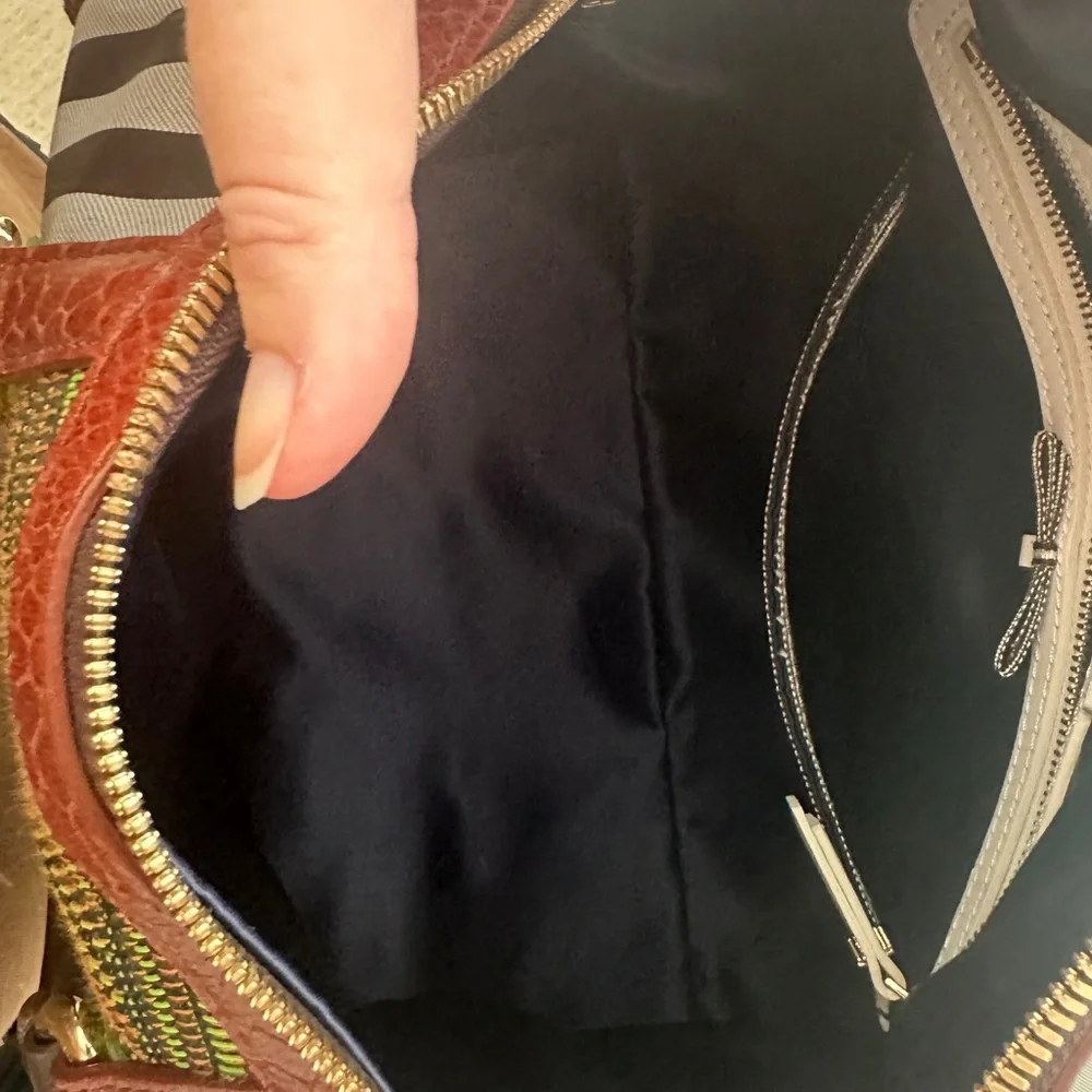 Henri Bendel B&W Plus Barrel Woven Striped Stylish Green and Brown Handbag - Picture 8 of 15